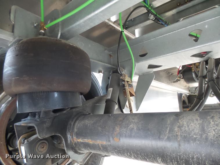 image for item DB1980 2016 Manac 10248B039 flatbed trailer