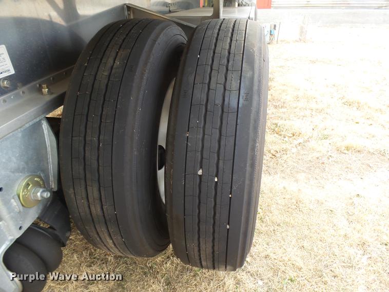 image for item DB1980 2016 Manac 10248B039 flatbed trailer