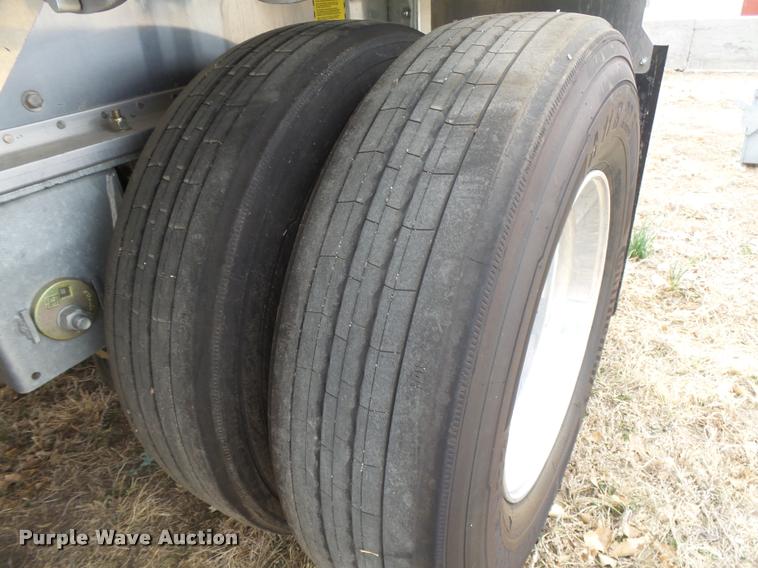 image for item DB1980 2016 Manac 10248B039 flatbed trailer