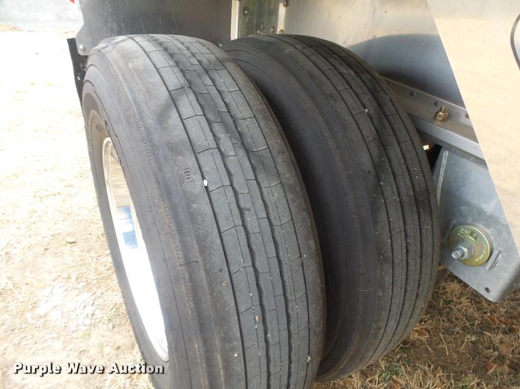 image for item DB1980 2016 Manac 10248B039 flatbed trailer