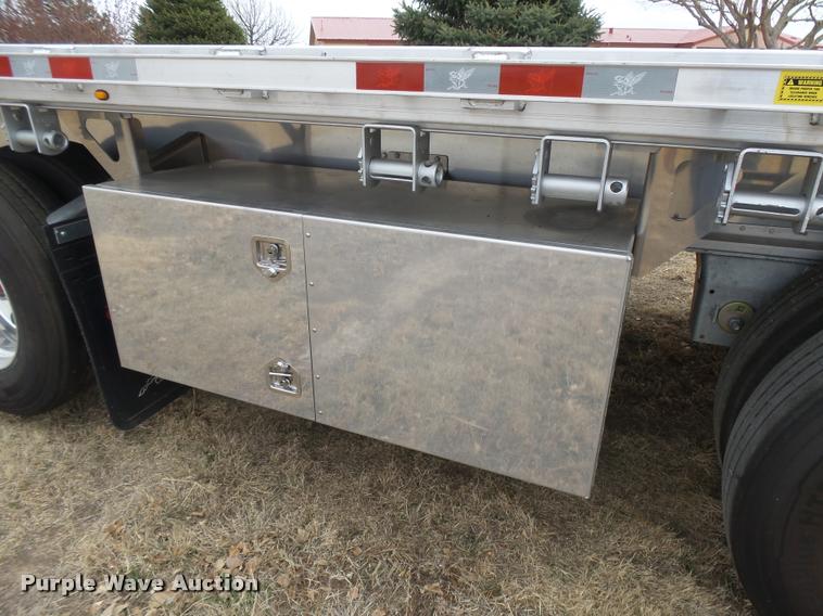 image for item DB1980 2016 Manac 10248B039 flatbed trailer