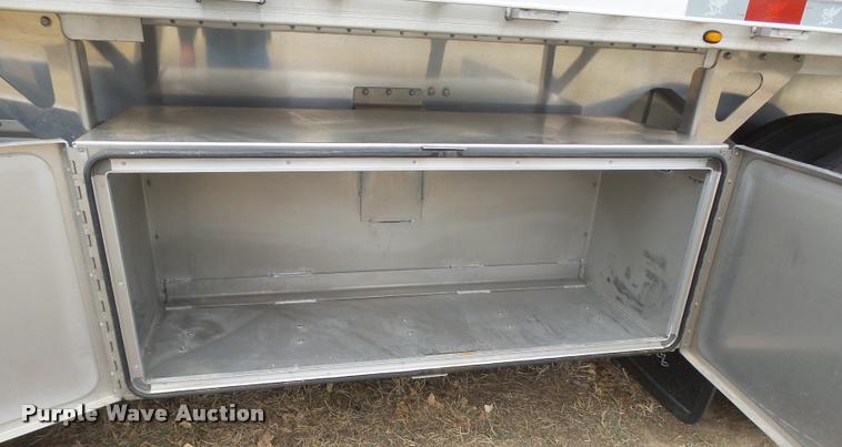 image for item DB1980 2016 Manac 10248B039 flatbed trailer