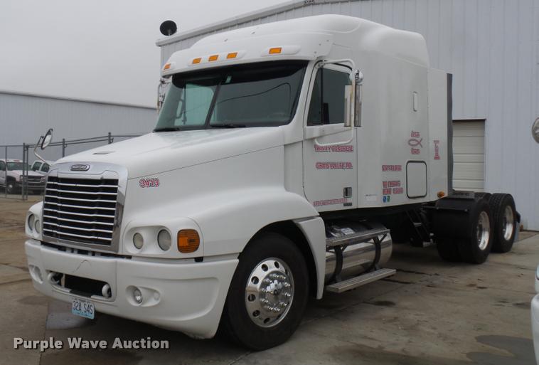 image for item J1526 2007 Freightliner ST120 semi truck