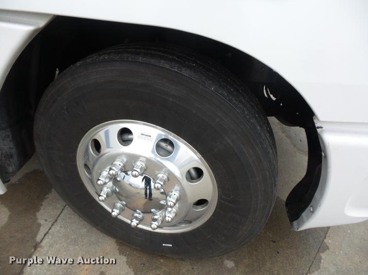 image for item J1526 2007 Freightliner ST120 semi truck