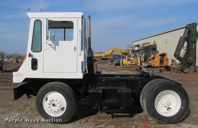 image for item J2600 Capacity J4000E yard truck