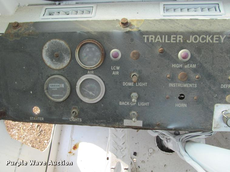 image for item J2600 Capacity J4000E yard truck