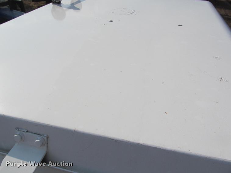 image for item J2600 Capacity J4000E yard truck