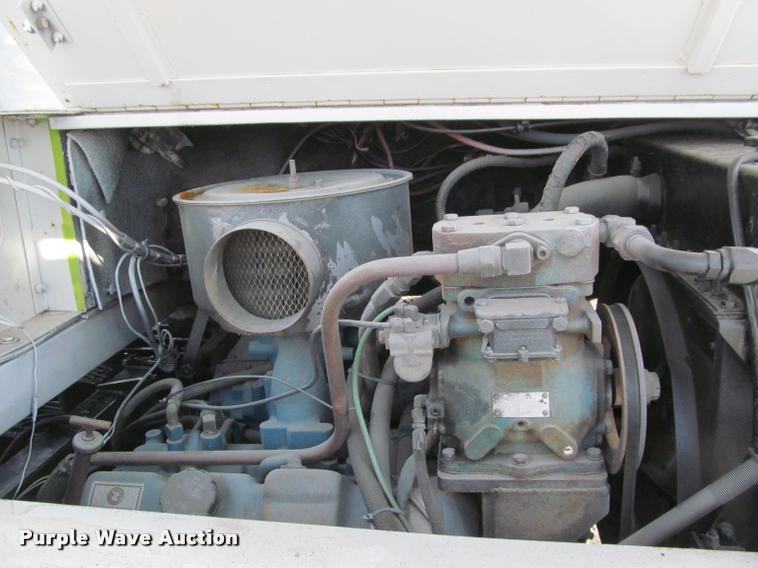 image for item J2600 Capacity J4000E yard truck