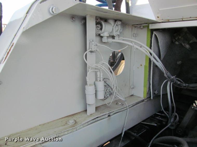 image for item J2600 Capacity J4000E yard truck