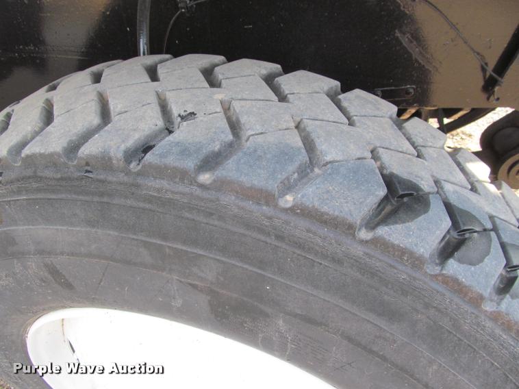 image for item J2600 Capacity J4000E yard truck