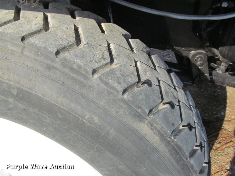 image for item J2600 Capacity J4000E yard truck