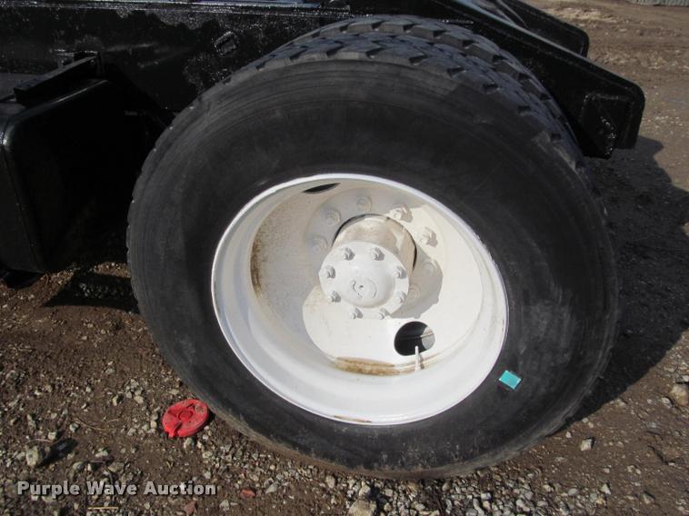 image for item J2600 Capacity J4000E yard truck