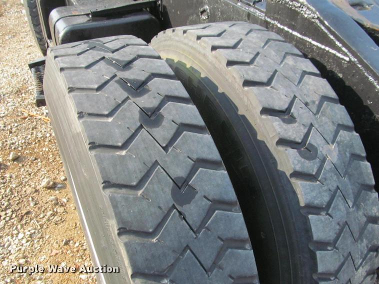 image for item J2600 Capacity J4000E yard truck