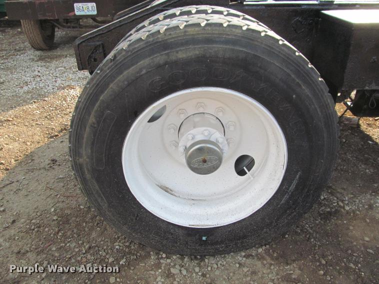 image for item J2600 Capacity J4000E yard truck