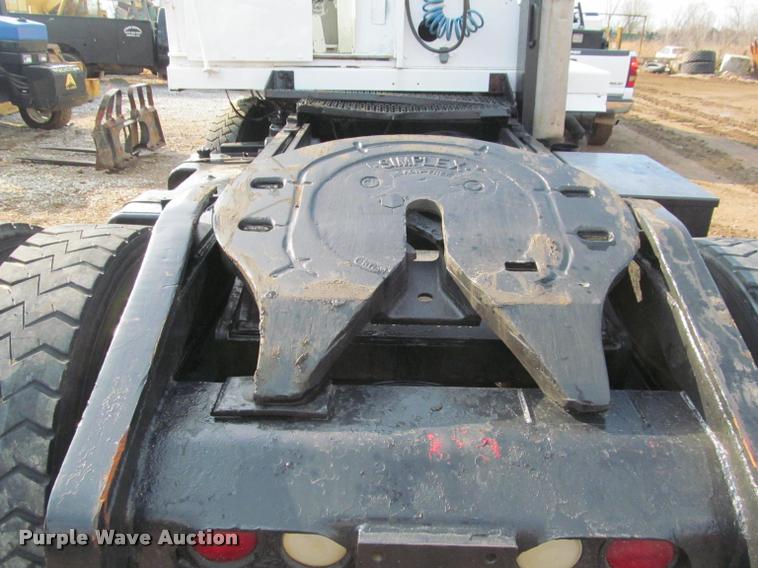 image for item J2600 Capacity J4000E yard truck