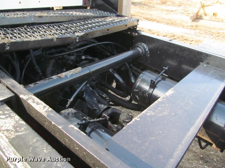 image for item J2600 Capacity J4000E yard truck