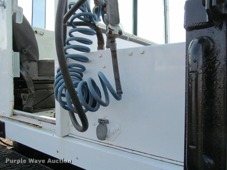 image for item J2600 Capacity J4000E yard truck