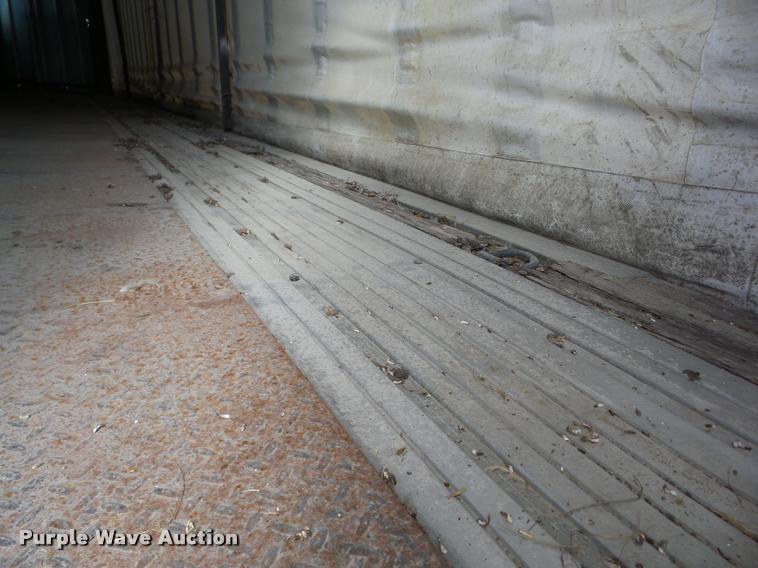 image for item J8656 2001 Utility TS2CHA curtain side dry van trailer