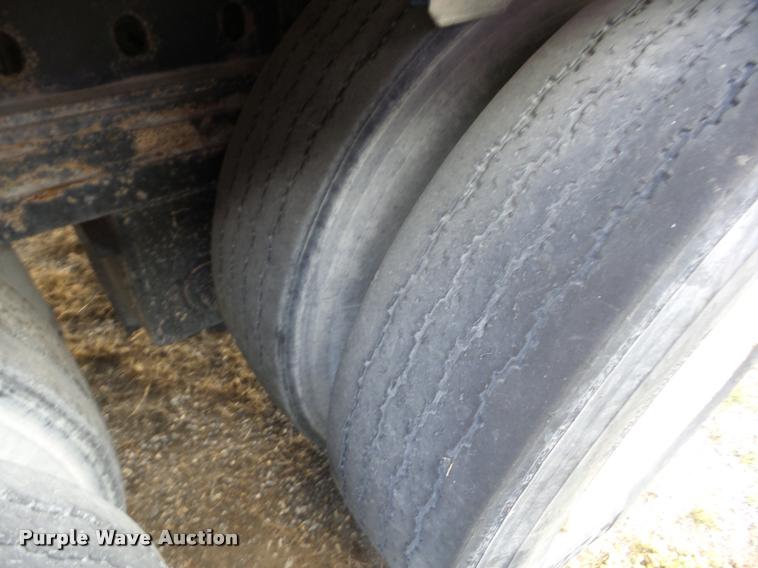 image for item J8656 2001 Utility TS2CHA curtain side dry van trailer