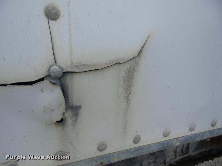 image for item J8656 2001 Utility TS2CHA curtain side dry van trailer