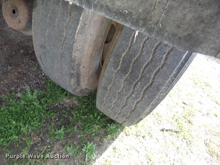 image for item J8656 2001 Utility TS2CHA curtain side dry van trailer