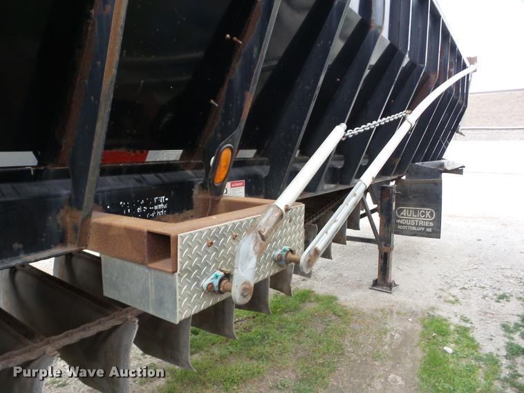 image for item J8657 2008 Aulick 4260542 live bottom trailer