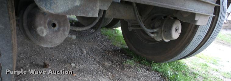 image for item J8657 2008 Aulick 4260542 live bottom trailer