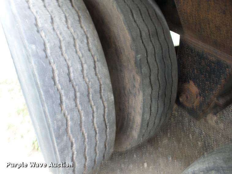 image for item J8657 2008 Aulick 4260542 live bottom trailer