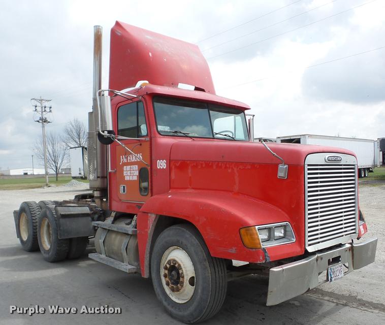 image for item J8661 1997 Freightliner FLD semi truck