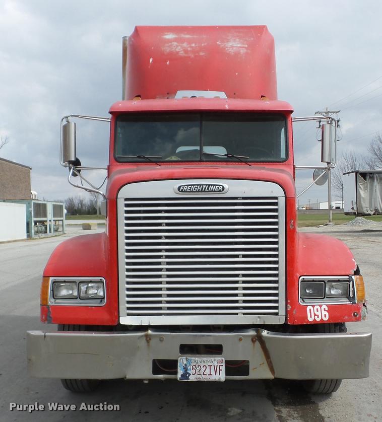 image for item J8661 1997 Freightliner FLD semi truck