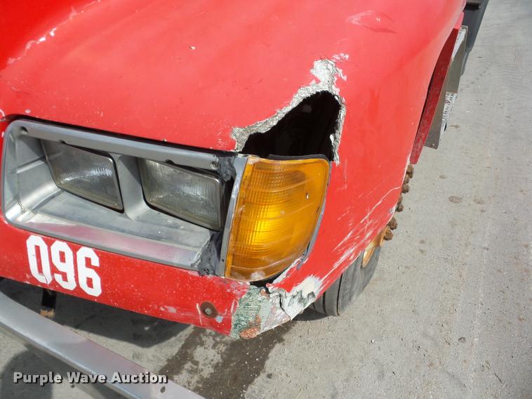 image for item J8661 1997 Freightliner FLD semi truck