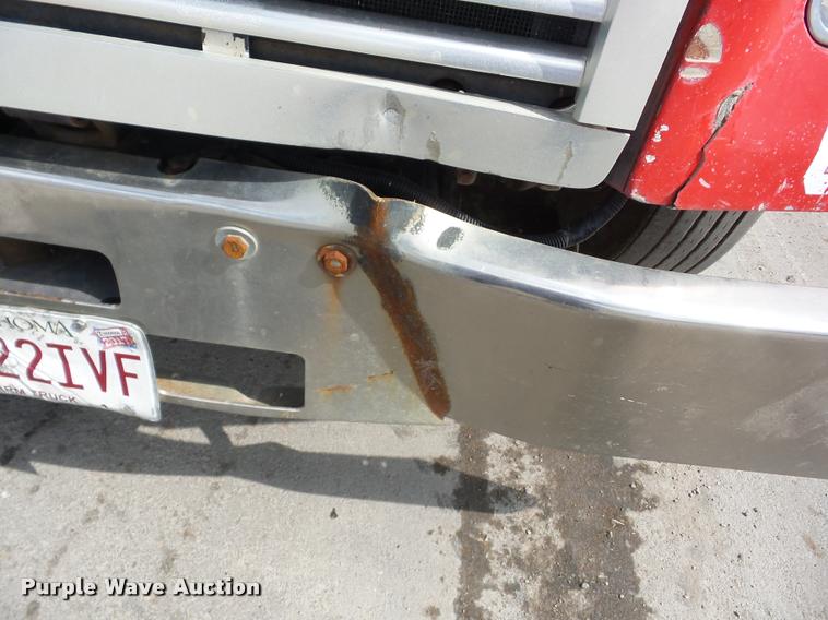 image for item J8661 1997 Freightliner FLD semi truck