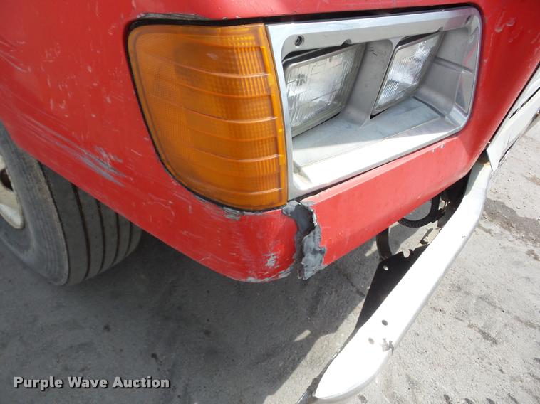 image for item J8661 1997 Freightliner FLD semi truck