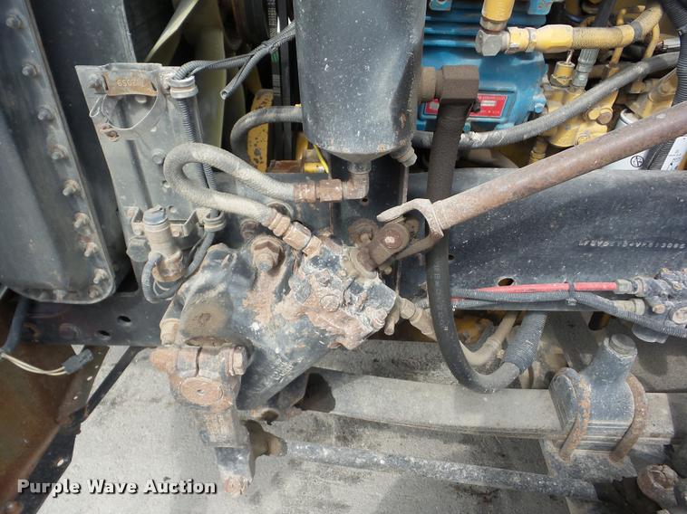 image for item J8661 1997 Freightliner FLD semi truck