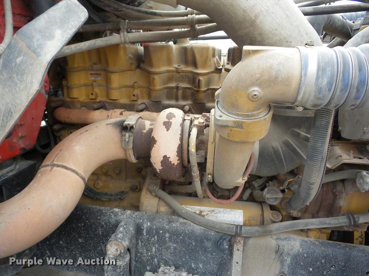 image for item J8661 1997 Freightliner FLD semi truck