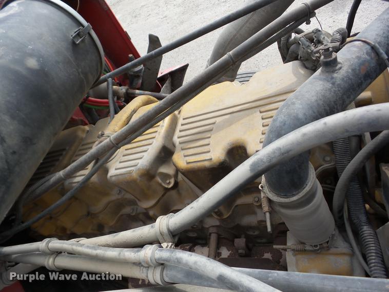 image for item J8661 1997 Freightliner FLD semi truck