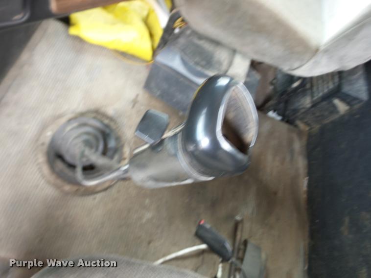 image for item J8661 1997 Freightliner FLD semi truck