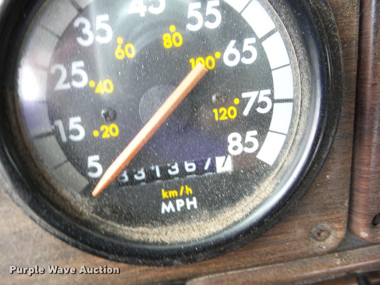 image for item J8661 1997 Freightliner FLD semi truck