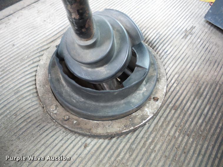 image for item J8661 1997 Freightliner FLD semi truck