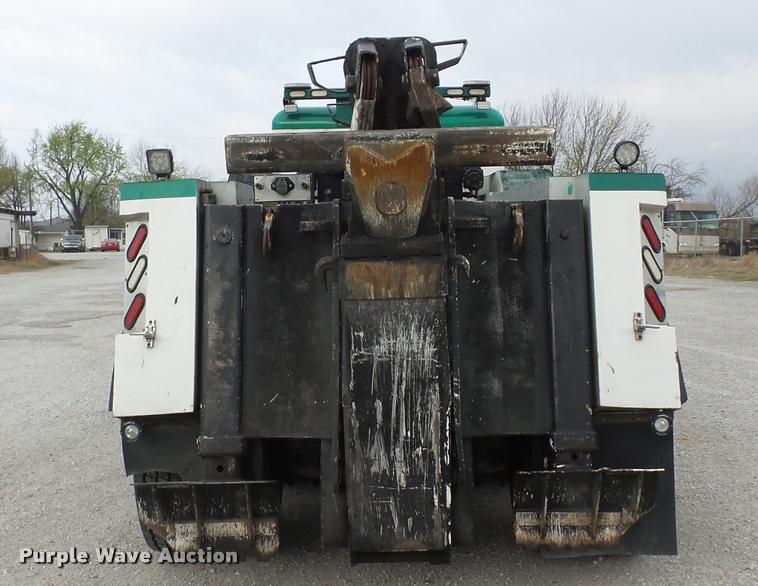 image for item J8662 1992 Peterbilt 379 wrecker truck