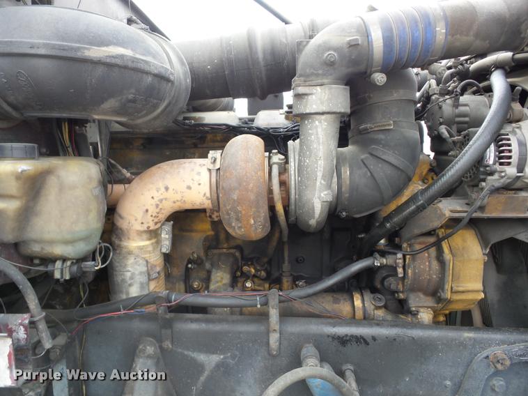 image for item J8662 1992 Peterbilt 379 wrecker truck