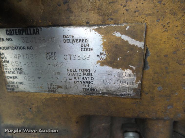 image for item J8662 1992 Peterbilt 379 wrecker truck