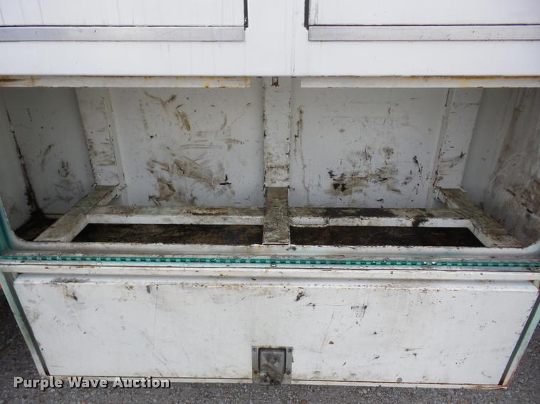 image for item J8662 1992 Peterbilt 379 wrecker truck