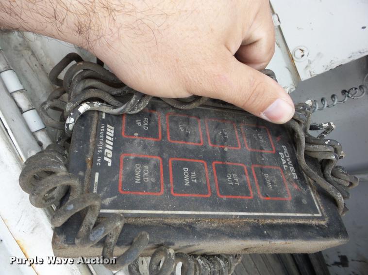 image for item J8662 1992 Peterbilt 379 wrecker truck