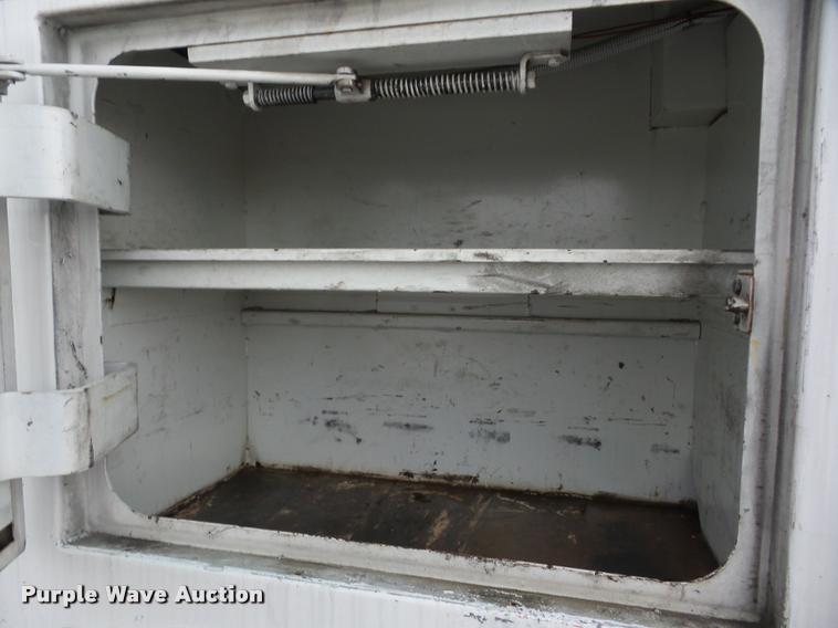 image for item J8662 1992 Peterbilt 379 wrecker truck