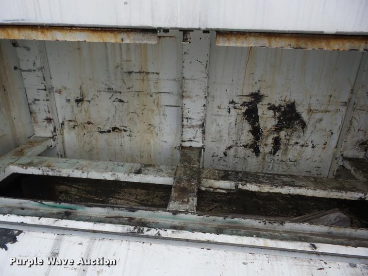 image for item J8662 1992 Peterbilt 379 wrecker truck