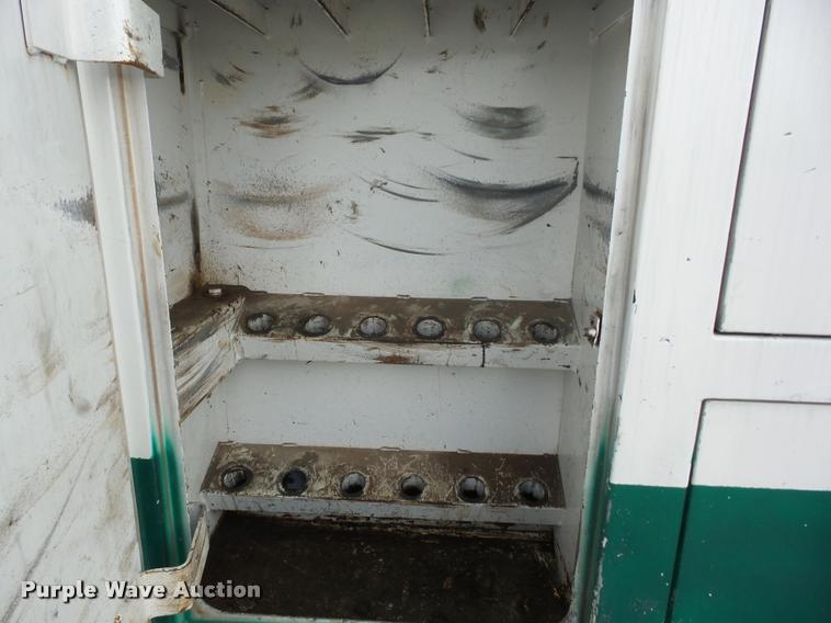 image for item J8662 1992 Peterbilt 379 wrecker truck