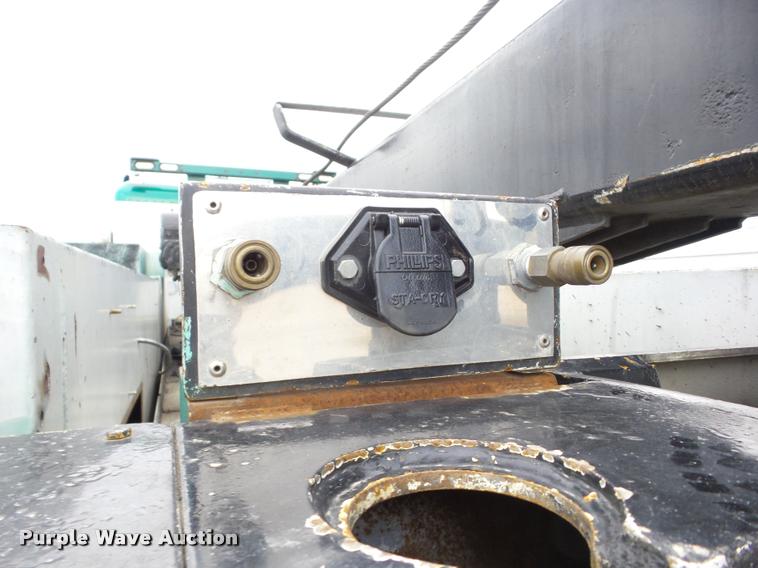 image for item J8662 1992 Peterbilt 379 wrecker truck