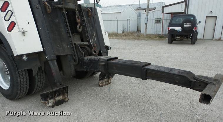 image for item J8662 1992 Peterbilt 379 wrecker truck