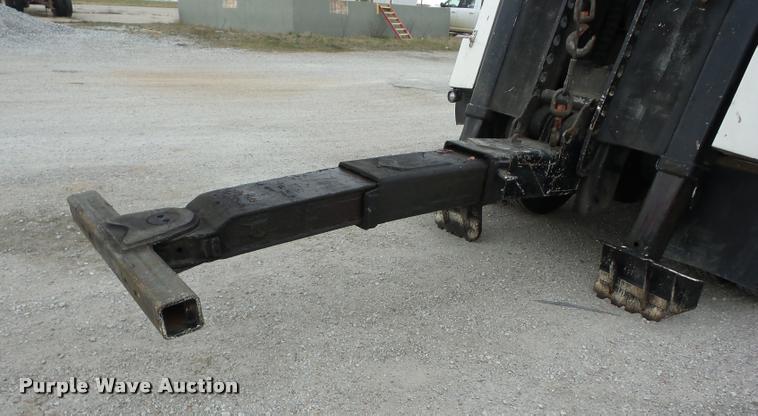 image for item J8662 1992 Peterbilt 379 wrecker truck